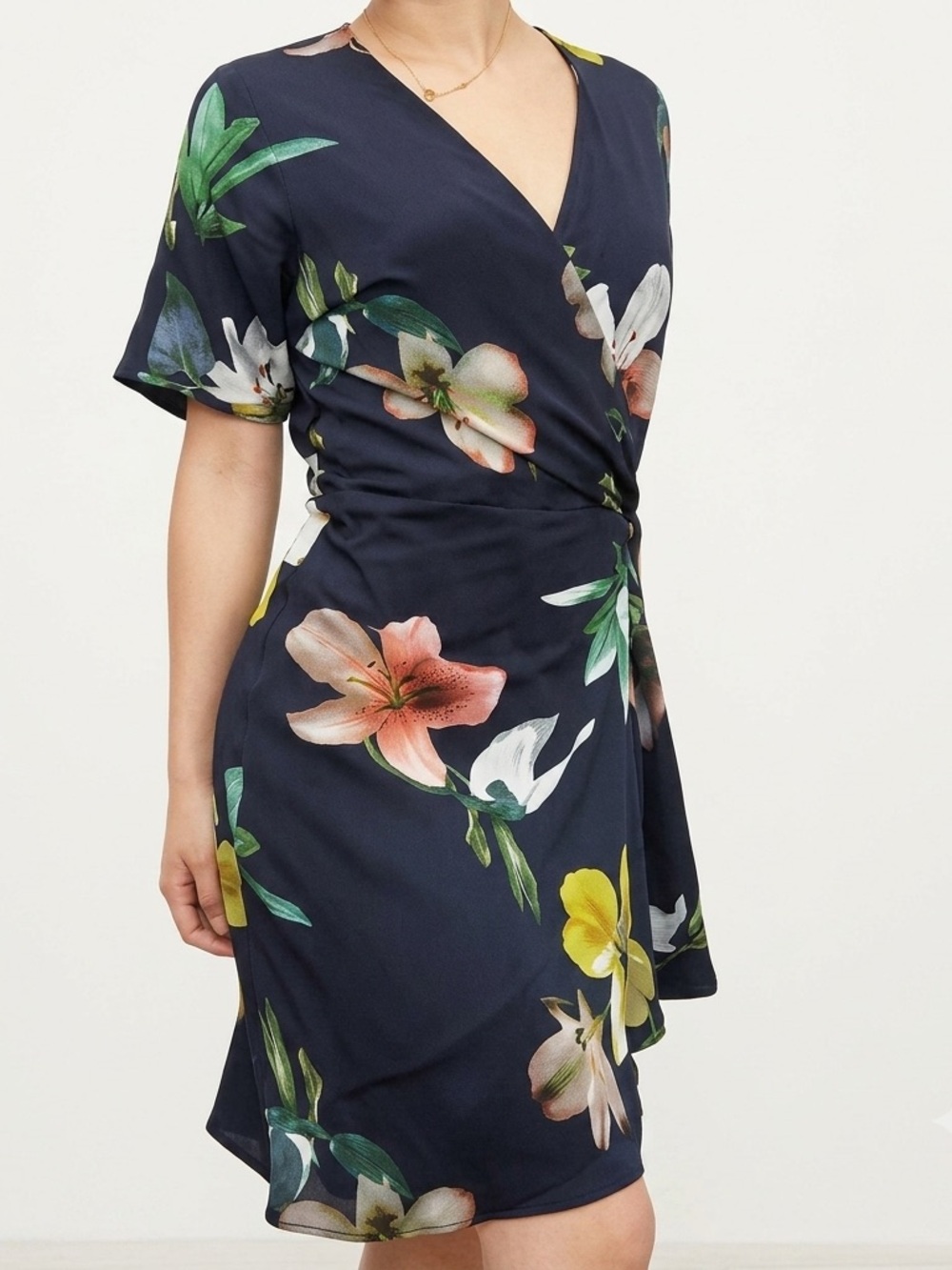 Aritzia Babaton Wallace Floral Wrap Dress Navy Summer Wedding Guest Small